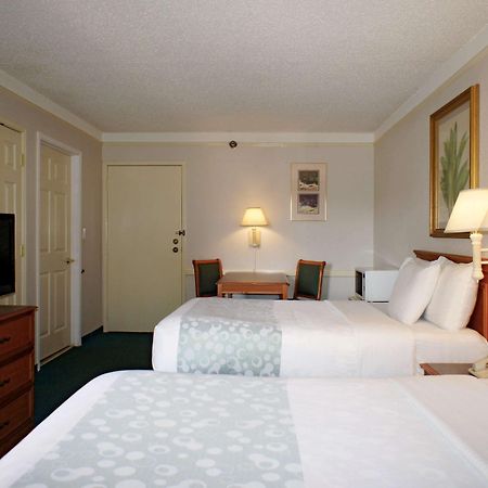La Quinta Inn By Wyndham Tampa Bay Pinellas Park Clearwater Exterior photo