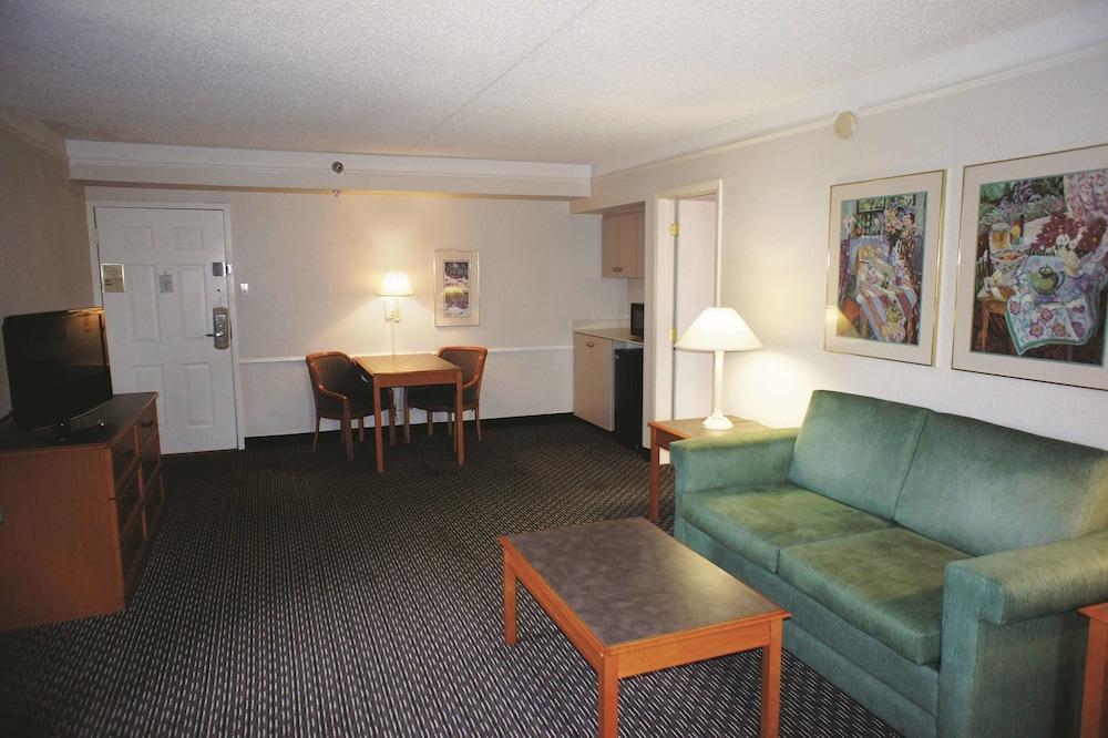 La Quinta Inn By Wyndham Tampa Bay Pinellas Park Clearwater Exterior photo