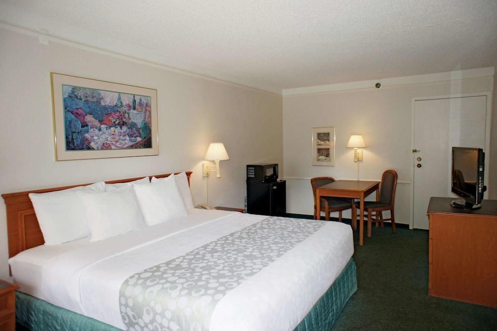 La Quinta Inn By Wyndham Tampa Bay Pinellas Park Clearwater Exterior photo