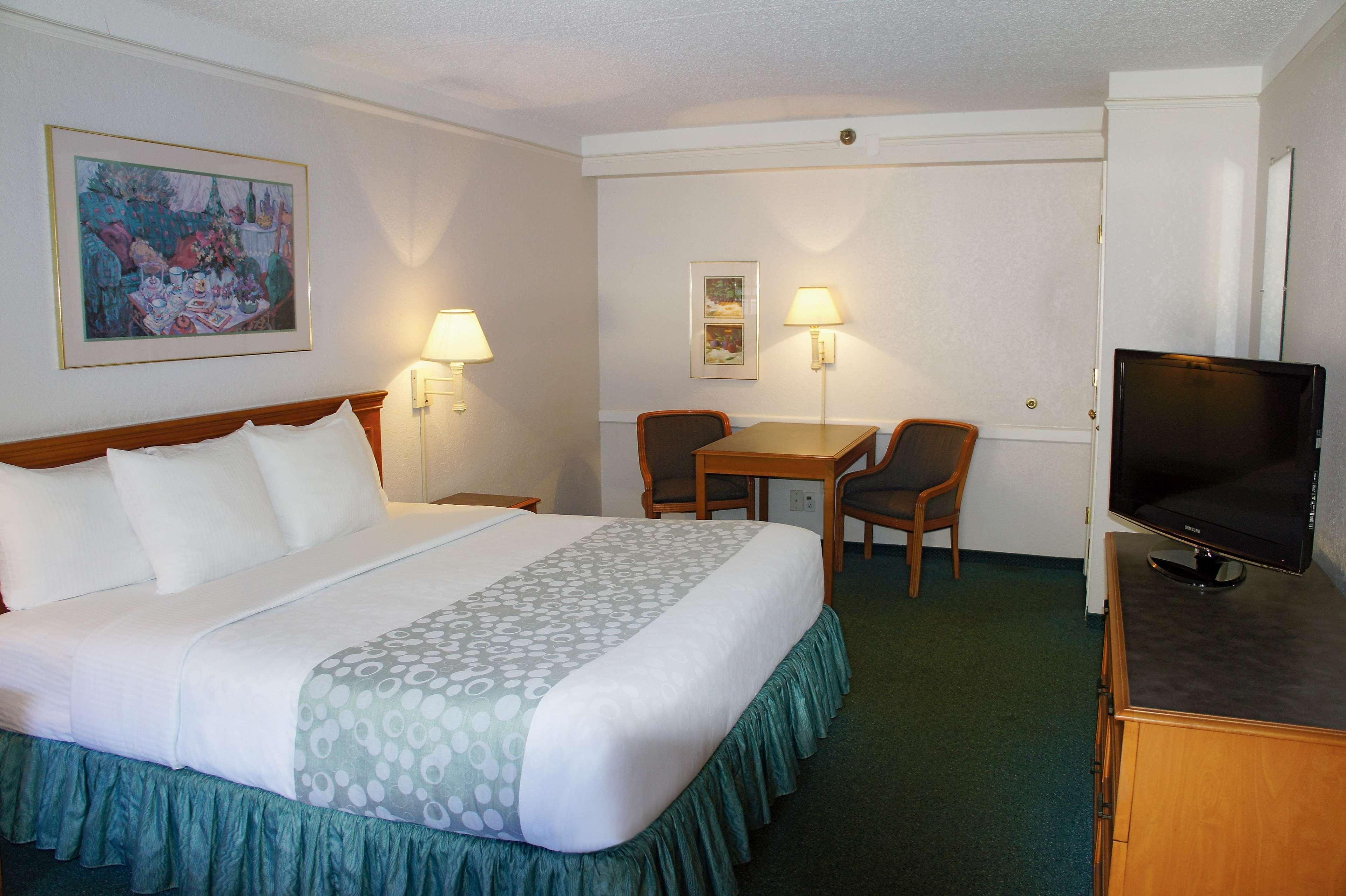 La Quinta Inn By Wyndham Tampa Bay Pinellas Park Clearwater Exterior photo