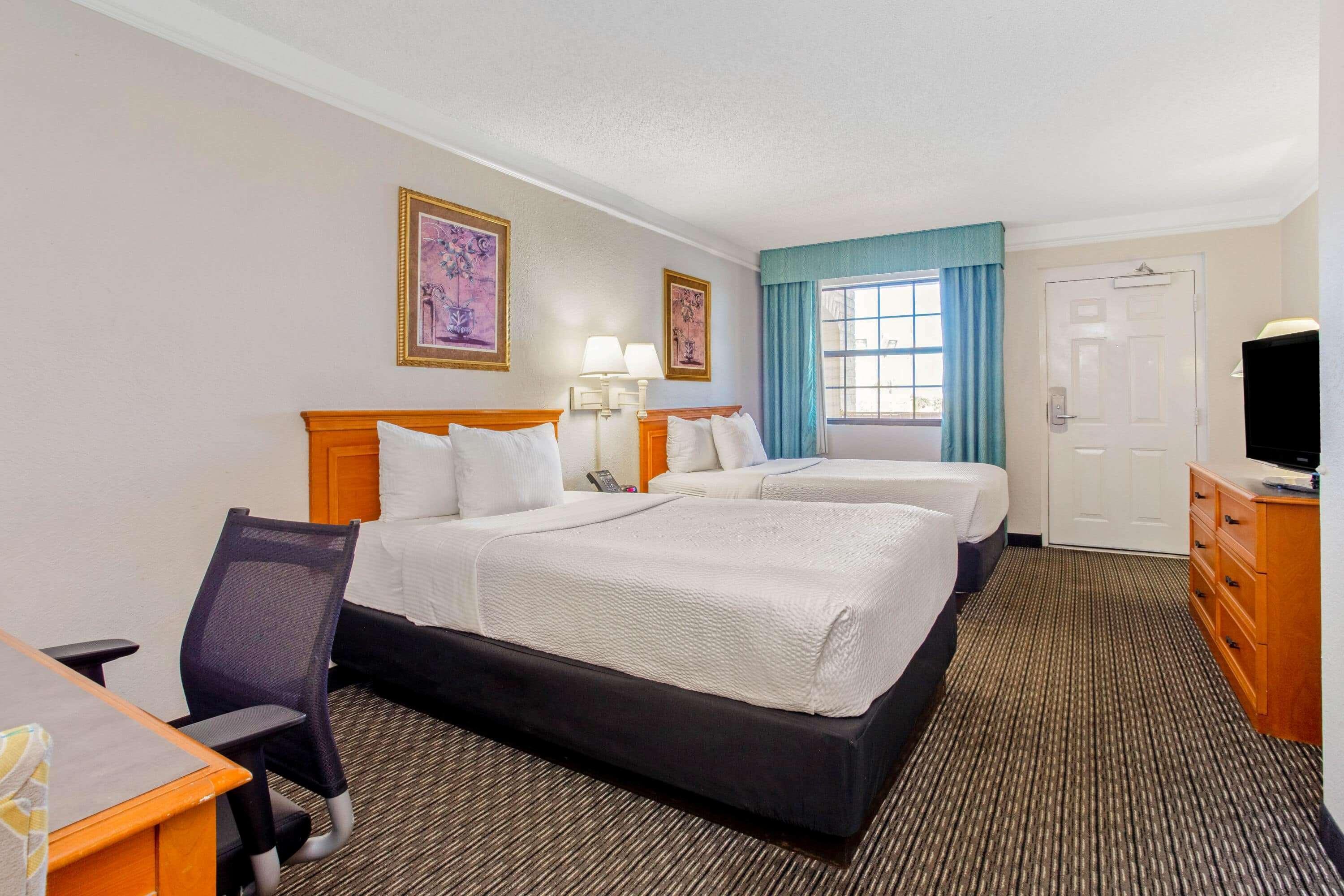 La Quinta Inn By Wyndham Tampa Bay Pinellas Park Clearwater Exterior photo
