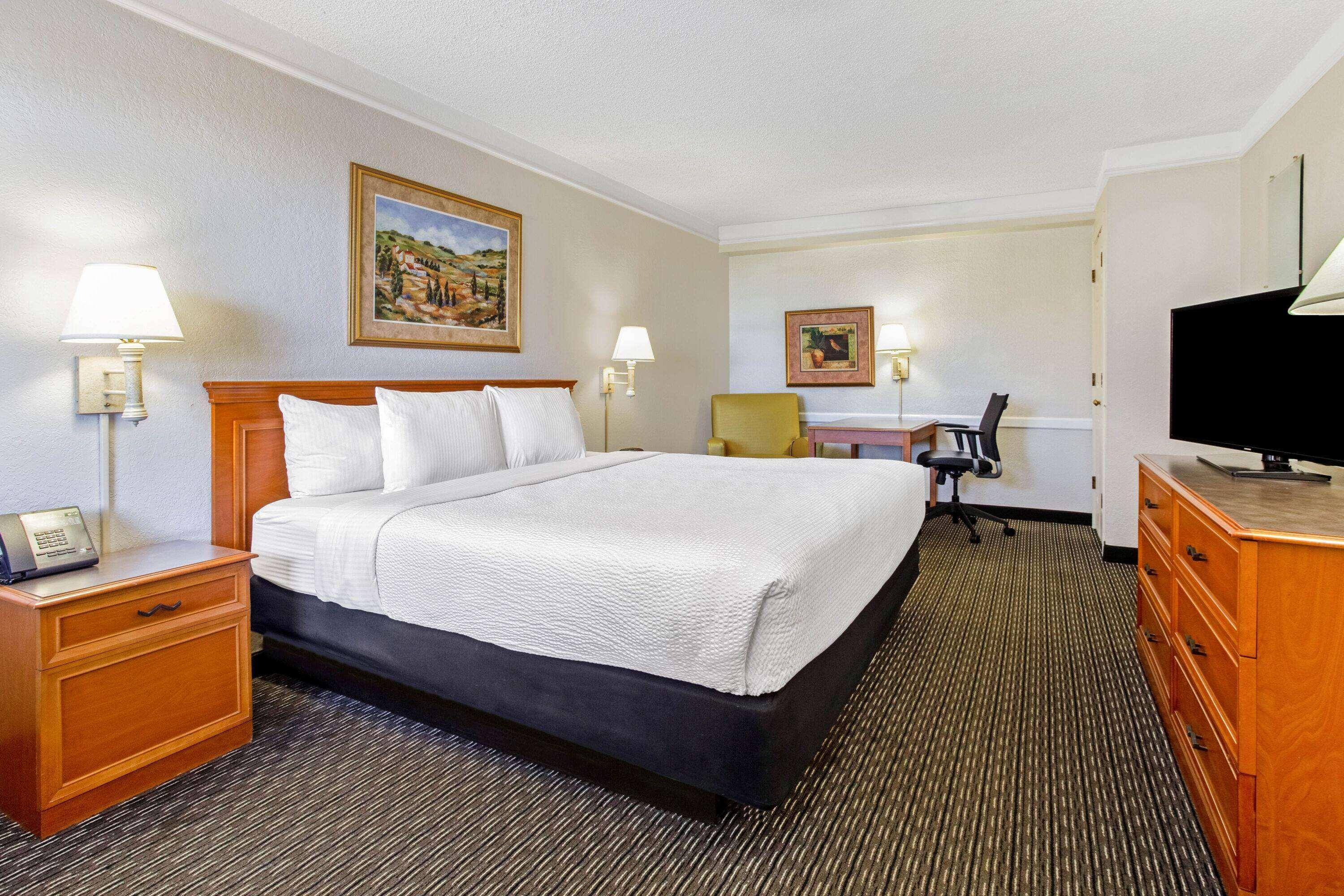 La Quinta Inn By Wyndham Tampa Bay Pinellas Park Clearwater Exterior photo