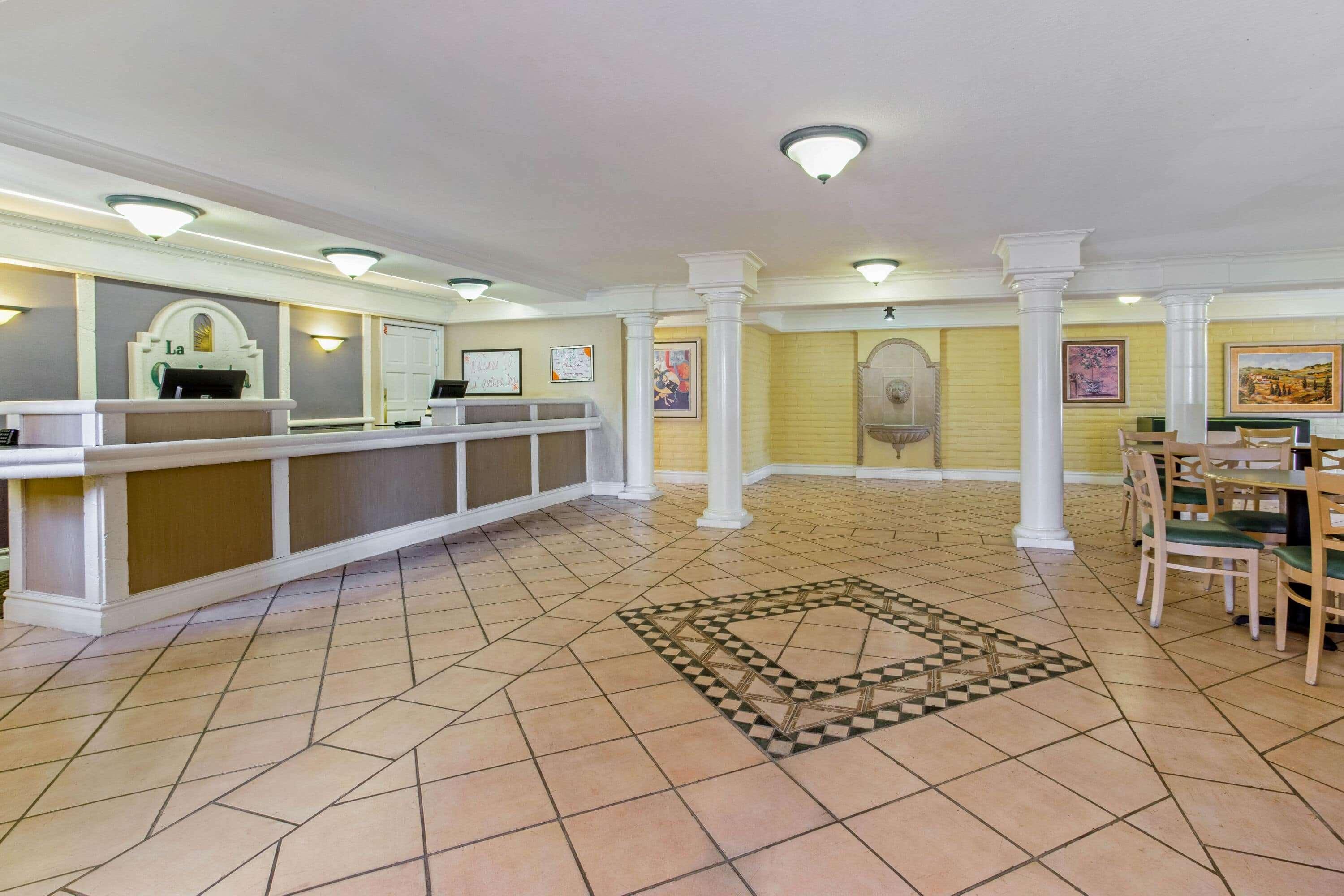 La Quinta Inn By Wyndham Tampa Bay Pinellas Park Clearwater Exterior photo