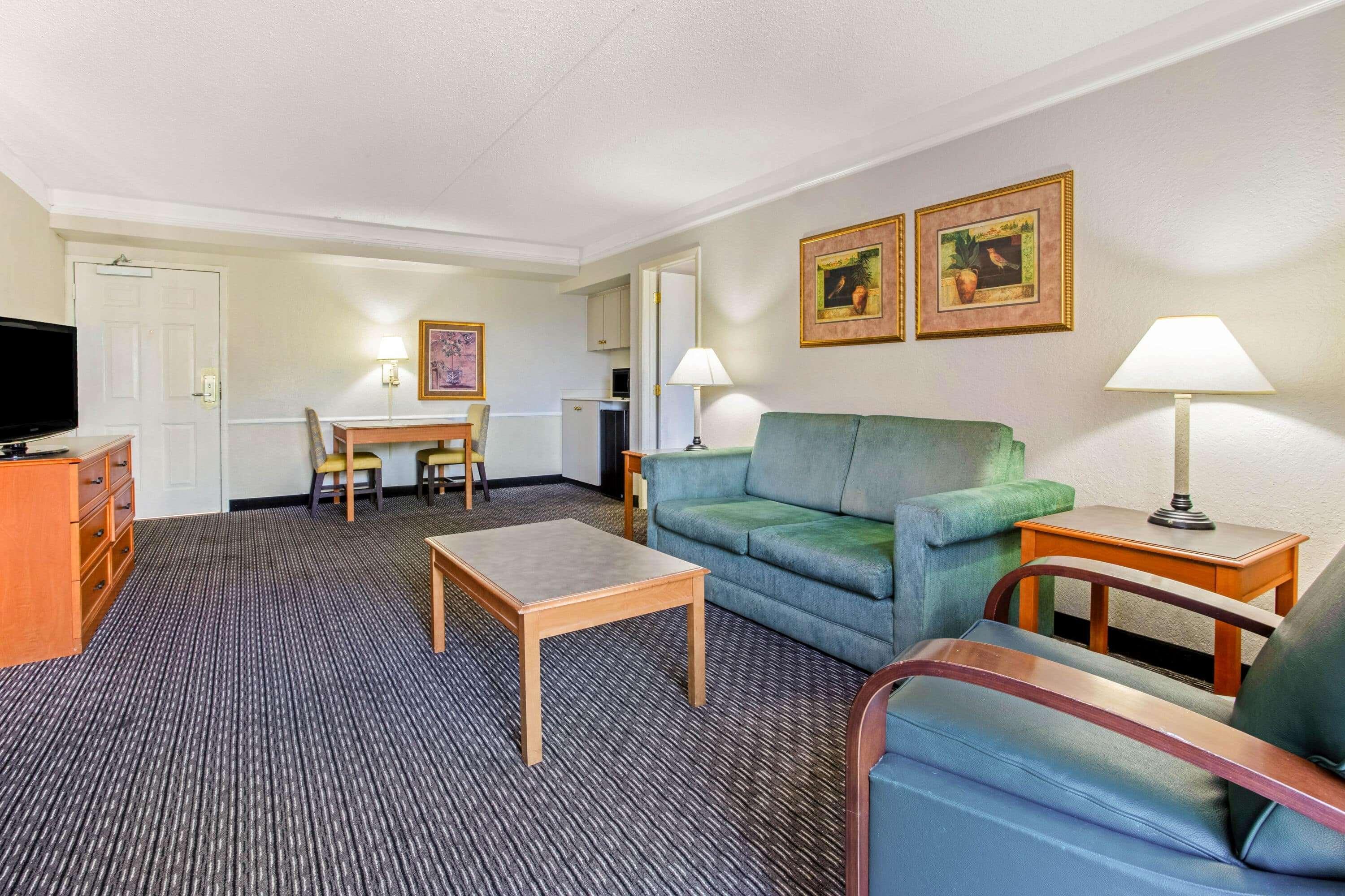 La Quinta Inn By Wyndham Tampa Bay Pinellas Park Clearwater Exterior photo